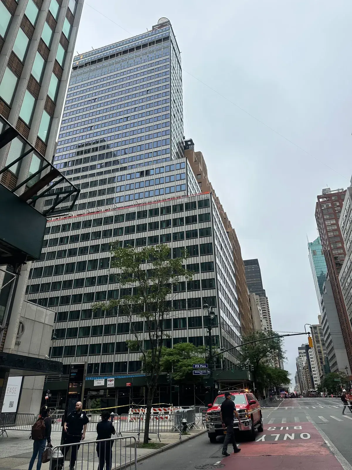 Risco de queda de prédio em NY fecha ruas e esvazia Consulado do Brasil