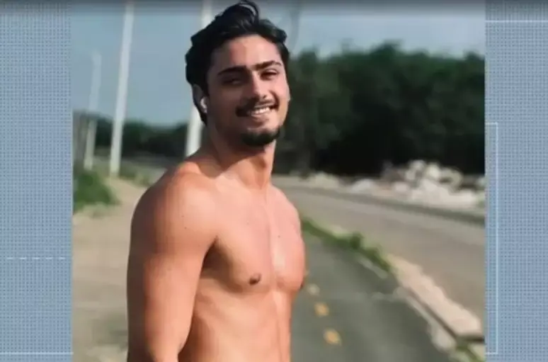 Surfista desaparece no mar após onda quebrar prancha em praia do ES  