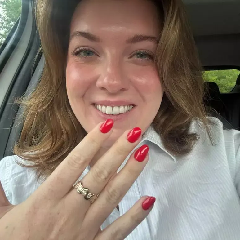 As mulheres que trocam a aliança de casamento pelo anel de divórcio: 'Uso no dedo do meio