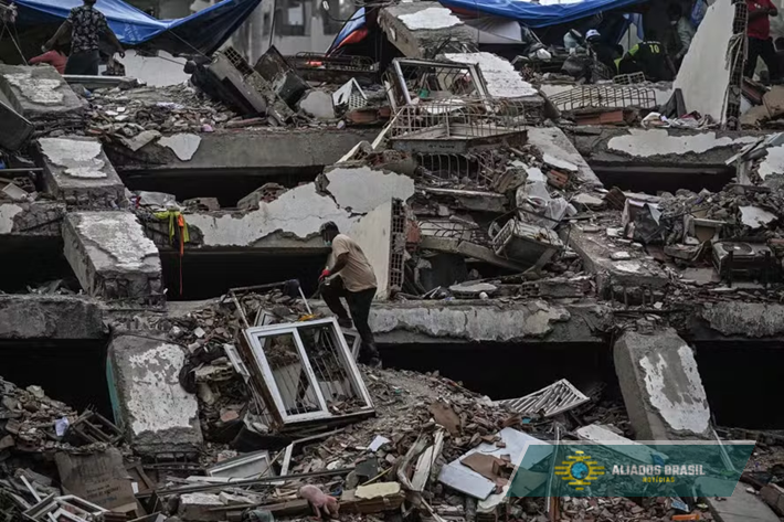 Terremotos na Venezuela deixam mais de 5,2 mil mortos, e buscas por vítimas continuam três semanas após tragédia