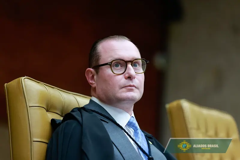 Zanin autoriza investigação da PF contra ministro do STJ por suspeita de venda de sentenças