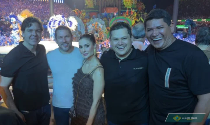 A dancinha de Alcolumbre em Parintins