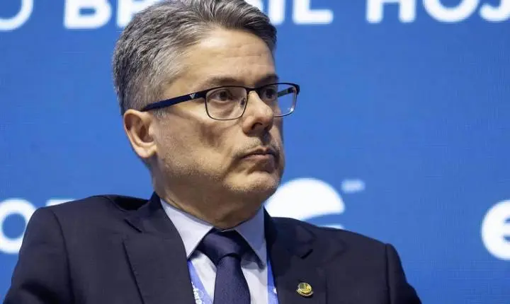 Alessandro Vieira pede suspeição de Nunes Marques na CPI do Master