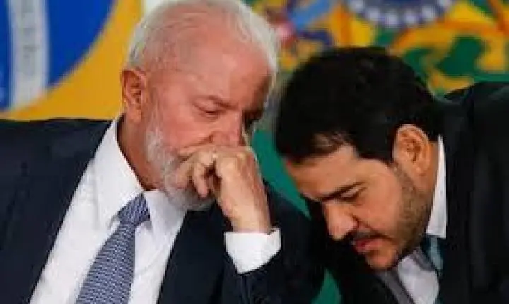 Após derrota, Lula encontra Messias e deve tirar cargos de Alcolumbre