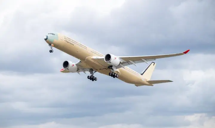 Avião que fará rota mais longa do mundo faz primeiro voo de teste; veja como foi a viagem