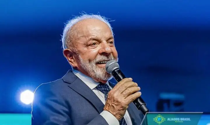 “Brasil não precisa de escola cívico-militar”, diz Lula