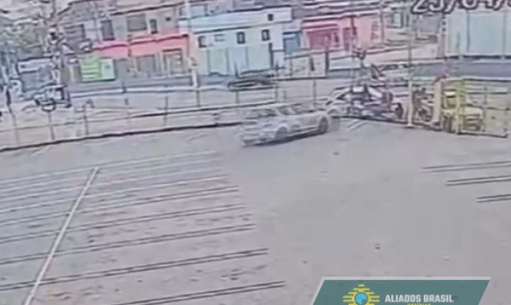 Carro invade barraca de comida em Barueri e deixa uma pessoa morta; saiba detalhes