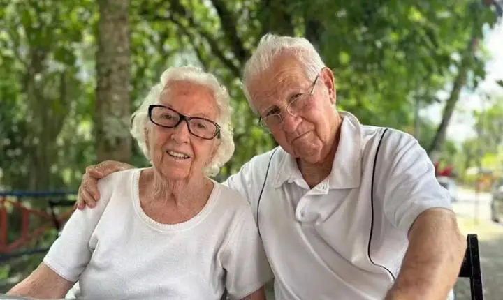 Casal que viveu junto por mais de 40 anos morre no mesmo dia em hospital
