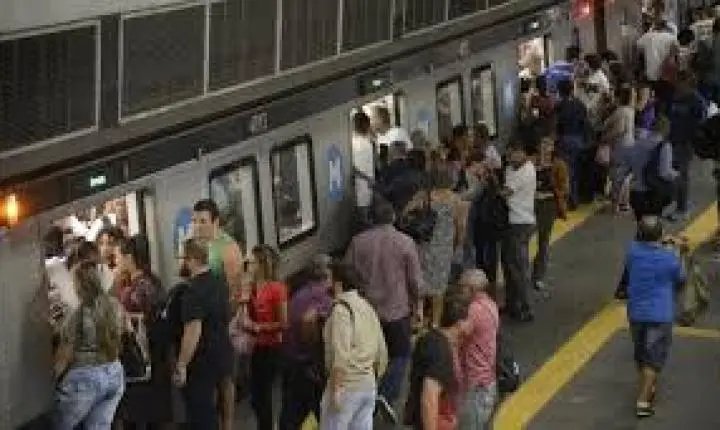 Como sair do show da Shakira em Copacabana de transporte público?