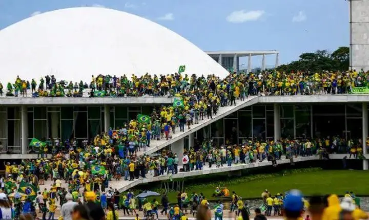 Condenados do 8/1 reagirão caso PT leve dosimetria ao STF