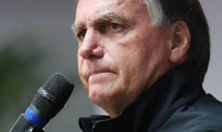 Defesa de Bolsonaro pede a Moraes prorrogação de prisão domiciliar humanitária