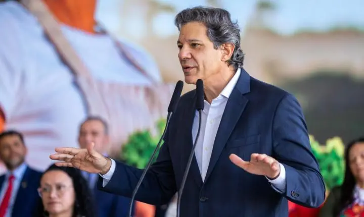 Haddad faz acusação enganosa de que Bolsonaro idealizou taxar Pix