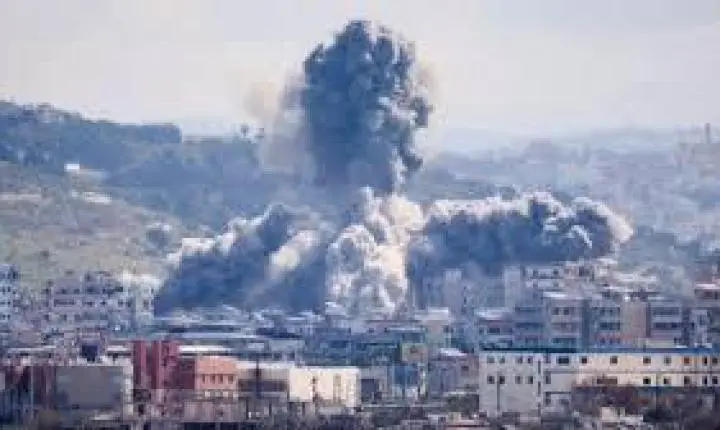 Irã volta a fechar Estreito de Ormuz e ameaça romper cessar-fogo se Israel continuar atacando o Líbano