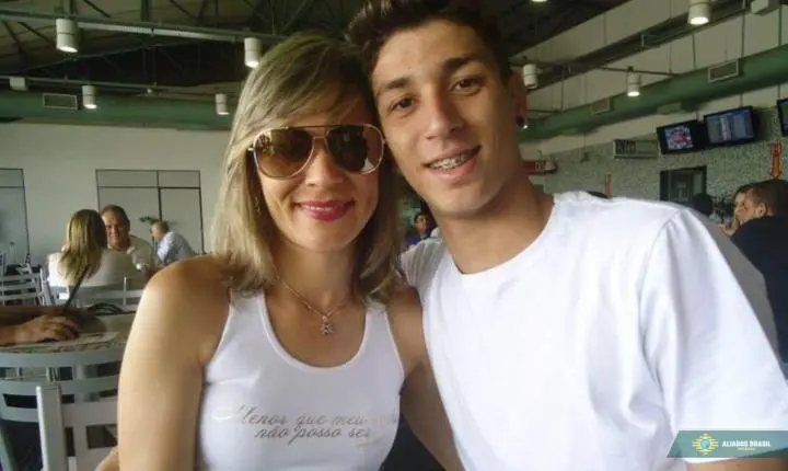 'Irradiava alegria, depois ficou isolado e agressivo', diz mãe que busca responsabilizar bets por morte do filho