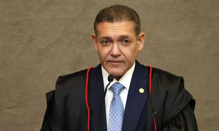 Kassio pede manifestação da PGR sobre revisão criminal de Bolsonaro