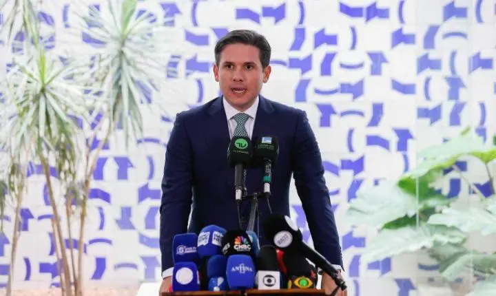 Moraes arquiva investigação contra Hugo Motta e aliados em caso de bagagens sem fiscalização