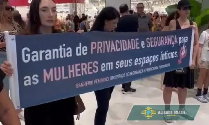 Mulheres protestam contra trans em banheiro de shopping no Rio