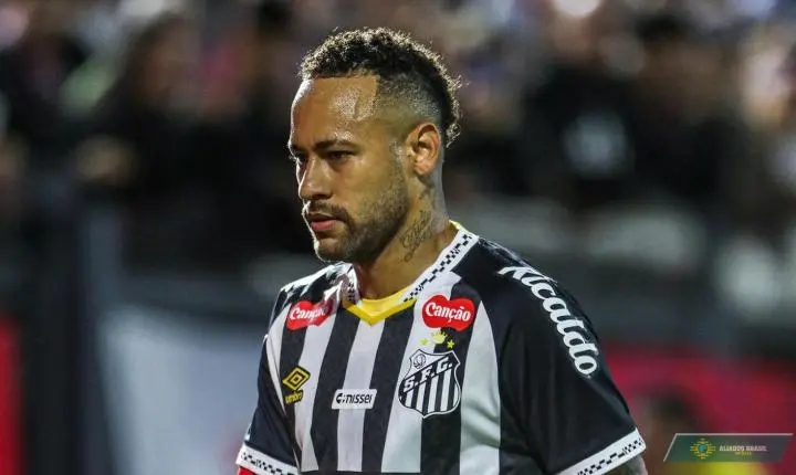 Neymar tem futuro incerto no Santos após eliminação na Copa