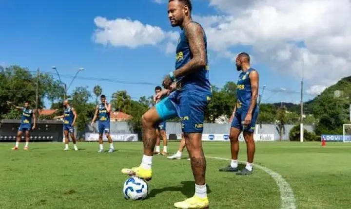 Neymar volta a treinar com elenco e aumenta expectativa por retorno