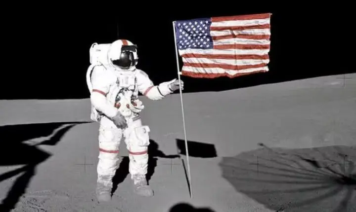 O que aconteceu com as bandeiras dos EUA deixadas na Lua? Saiba o que sobrou após mais de 50 anos