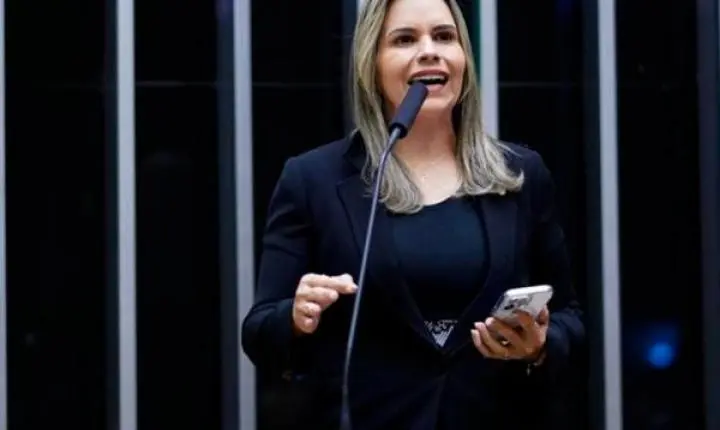 PL cogita deputada mais votada do Nordeste para vice de Flávio Bolsonaro