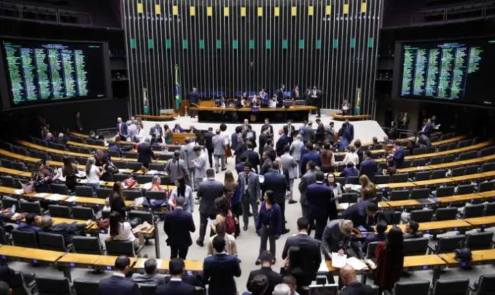 PoderData: 48% veem trabalho da Câmara como ‘péssimo’; Senado índice vai para 44%