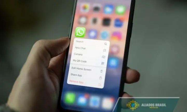 Professor de dança usava WhatsApp e chocolates para aliciar adolescente de 13 anos em BH