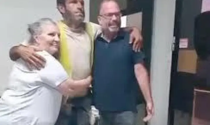 Professor universitário que ficou 5 anos desaparecido decide não morar com a família