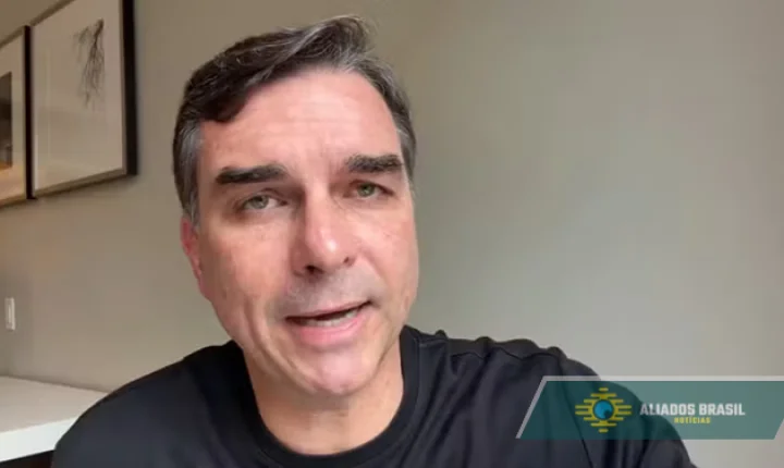 PT pede a Moraes prisão em regime fechado para Bolsonaro após carta lida por Flávio