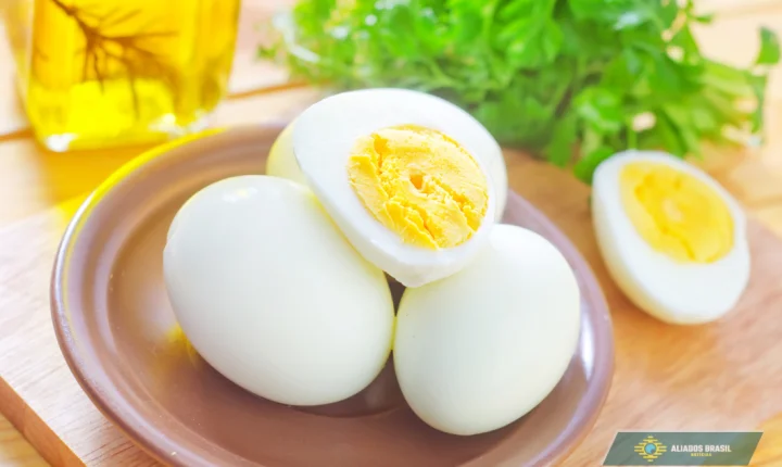 Quantos ovos comer por dia sem aumentar o colesterol? A resposta mudou (e os médicos finalmente concordam)