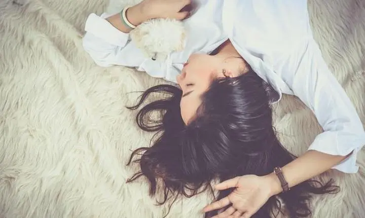 Sente muito sono durante o dia? Seu corpo pode estar tentando avisar sobre estas 3 doenças