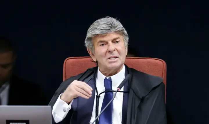 STF: Fux diverge de Moraes e vota para absolver 11 réus do 8/1