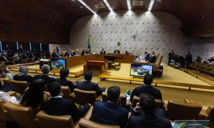 STF IMPEDE DIREITA DE FAZER POLÍTICA”, DIZ O GLOBO