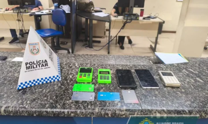 Taxista é preso após tentar cobrar R$ 3,4 mil de turistas por corrida de apenas R$ 40 em Copacabana