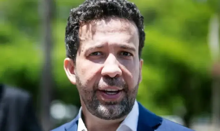 TCU investiga emenda de R$ 4 milhões de Janones à prefeitura de sua ex