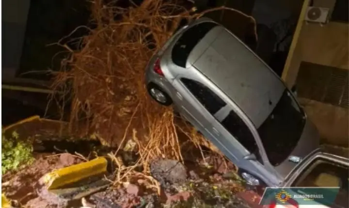 Temporal em Ribeirão Preto deixa rastro de destruição e afeta serviços essenciais