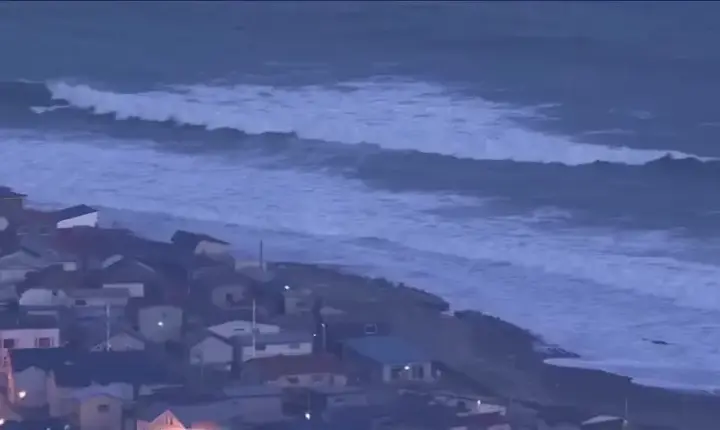 Terremoto de magnitude 7,5 atinge Japão e gera alerta de tsunami