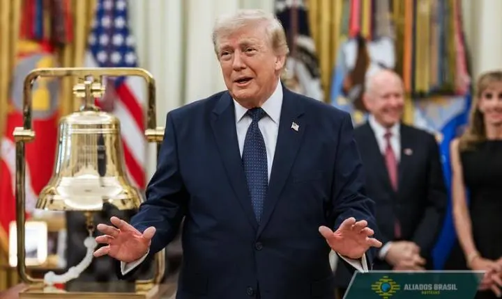 Trump anuncia que EUA serão “guardiões” do Estreito de Ormuz e vão cobrar 20% sobre cargas