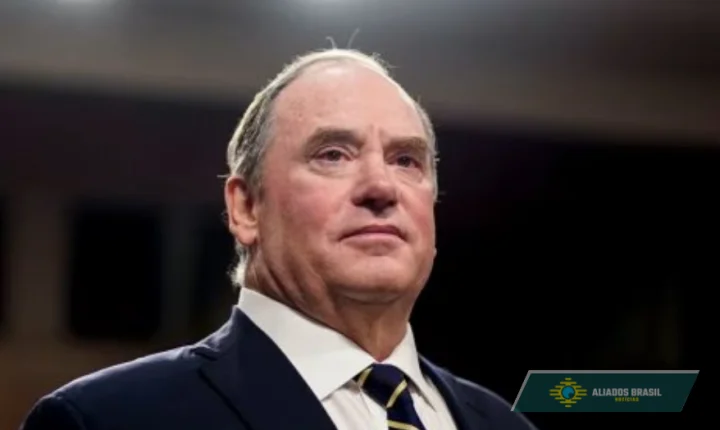 Trump demite secretário da Marinha e aprofunda “limpa” na cúpula militar dos EUA