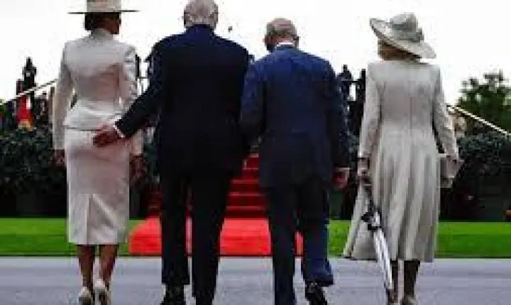 Trump é flagrado com 'mão boba' durante evento com o rei Charles III