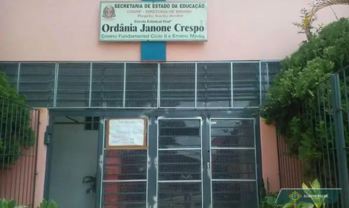 Vice-diretora obriga aluno de 14 anos a ficar nu após falsa suspeita de ‘vape’ em SP