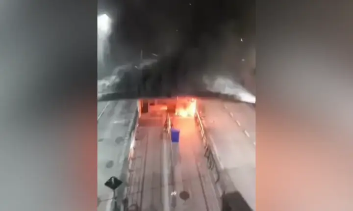 Vídeo: Incêndio atinge estação do BRT na zona Oeste do Rio de Janeiro