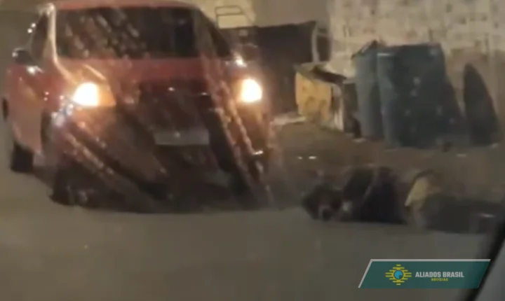 Câmera registra atropelamento de homem em situação de rua por mulher em Teresina