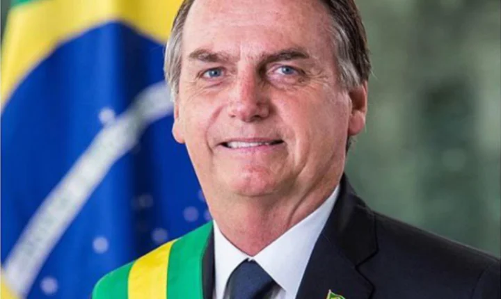 Vídeo produzido com IA que conta a história de Bolsonaro viraliza; ASSISTA VÍDEO